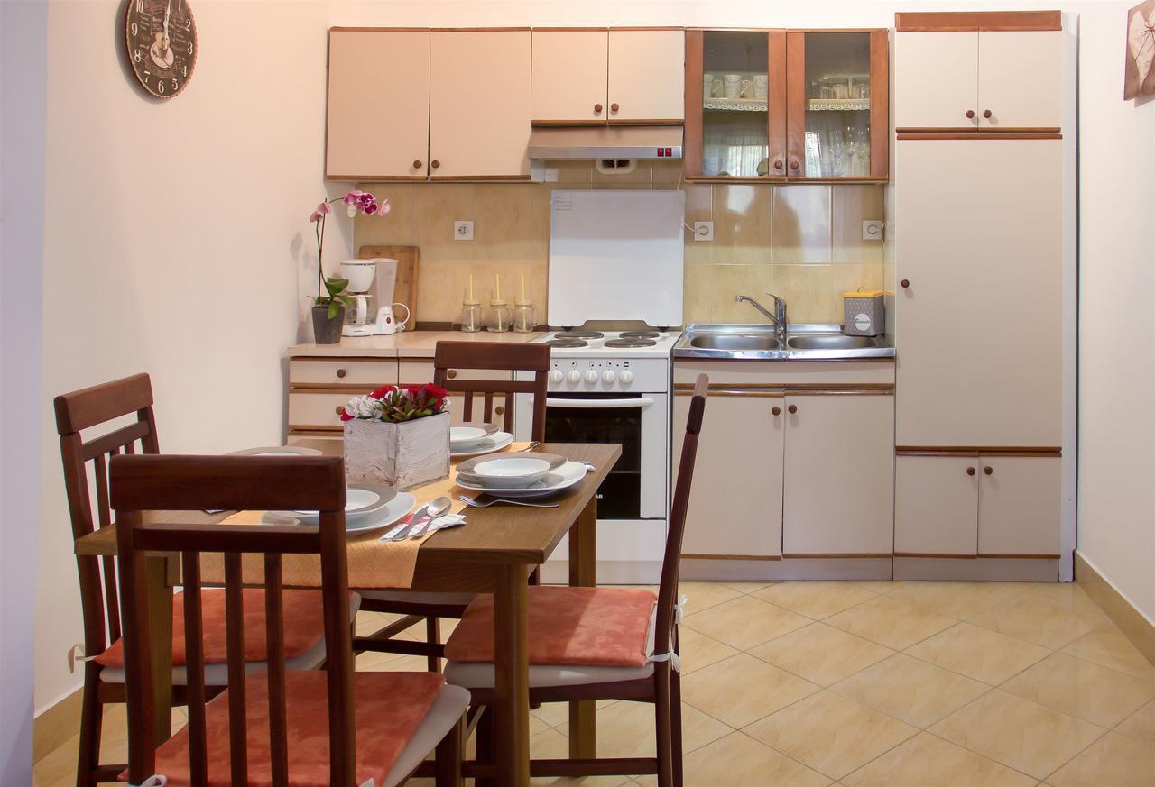 סנג' Apartments Marijana מראה חיצוני תמונה